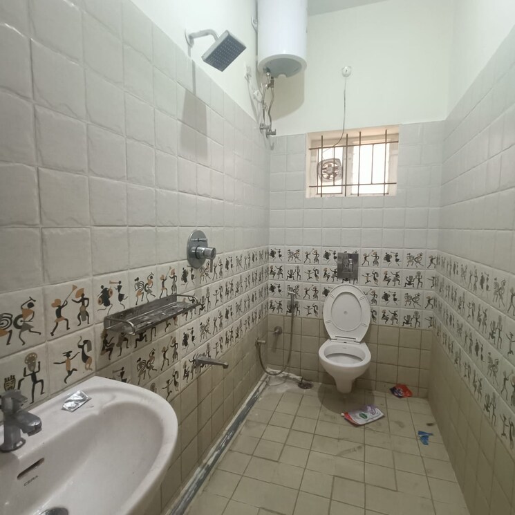 Bathroom, hsr layout 2 Bedroom 1000 Sq.Ft. Builder Floor In Hsr Layout Bangalore 9020434