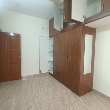 Room in 2 BHK Builder Floor at Hsr Layout – for Rent