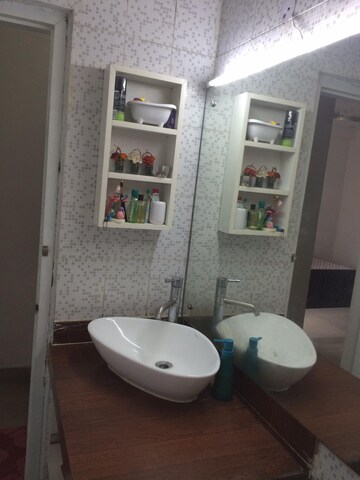 Bathroom in 3 BHK Builder Floor at M2K The White House, Sector 57 – for Rent