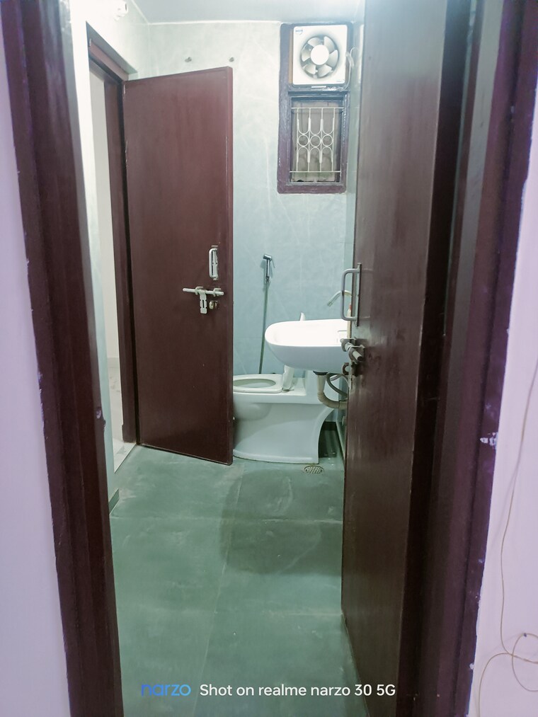 Bathroom, ip extension 3 Bedroom 1250 Sq.Ft. Apartment In Ip Extension Delhi 9020460