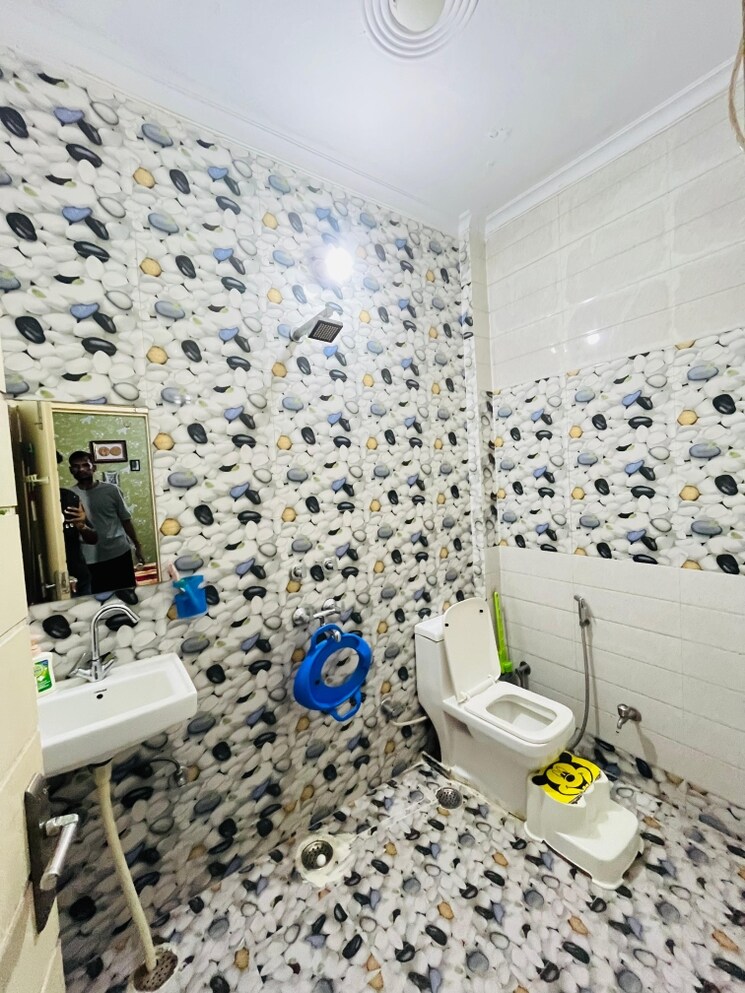 Bathroom, greenwood-city 3 Bedroom 1600 Sq.Ft. Builder Floor In Sector 40 Gurgaon 9020477