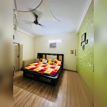 Bedroom in 3 BHK Builder Floor at Greenwood City, Sector 40 – for Rent