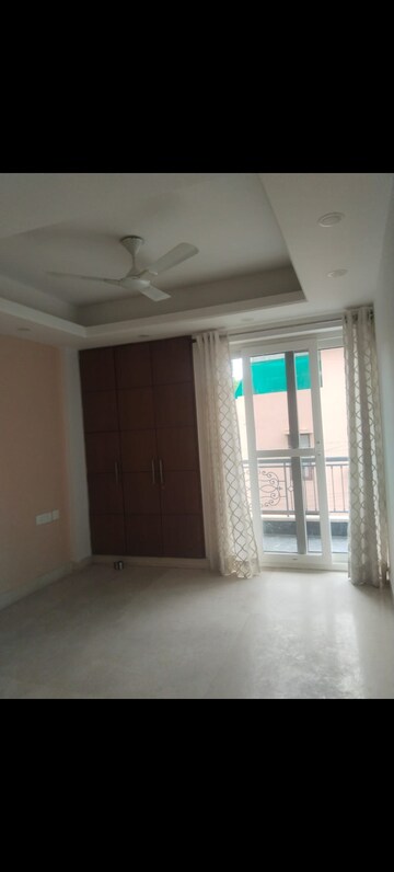 Room in 3 BHK Builder Floor at Shivalik Colony – for Rent