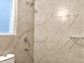Bathroom in 3 BHK Builder Floor at Unitech South City 1, South City 1 – for Rent