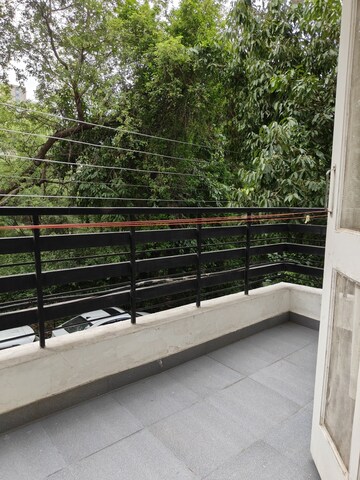 Balcony in 3 BHK Builder Floor at Unitech South City 1, South City 1 – for Rent