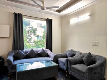 Bedroom in 3 BHK Builder Floor at Unitech South City 1, South City 1 – for Rent