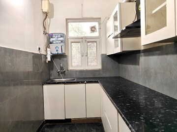 Kitchen in 3 BHK Builder Floor at Unitech South City 1, South City 1 – for Rent