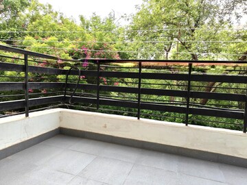 Balcony in 3 BHK Builder Floor at Unitech South City 1, South City 1 – for Rent