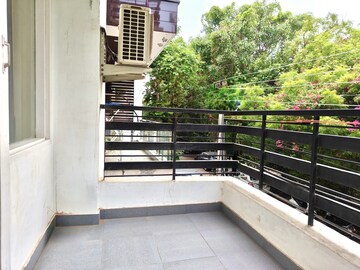 Balcony in 3 BHK Builder Floor at Unitech South City 1, South City 1 – for Rent