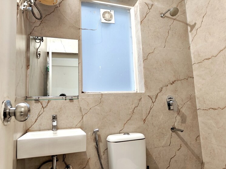 Bathroom, unitech-south-city-1 3 Bedroom 1550 Sq.Ft. Builder Floor In South City 1 Gurgaon 9020506