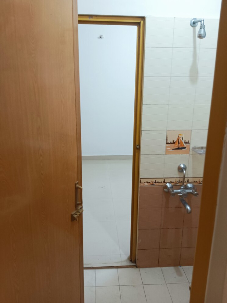 Bathroom, hsr layout sector 3 2 Bedroom 1000 Sq.Ft. Builder Floor In Hsr Layout Sector 3 Bangalore 9020602