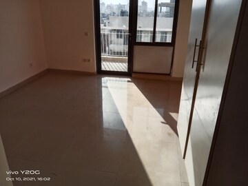Room in 3 BHK Apartment at Sector 57 – for Rent