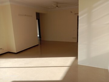 Living Room in 3 BHK Apartment at Sector 57 – for Rent
