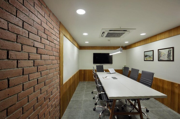 Team Area, fergusson college road Commercial Office Space 8100 Sq.Ft. In Fergusson College Road Pune 9020512