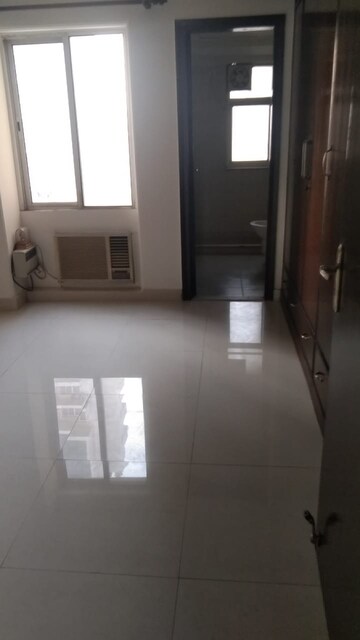 Room in 3 BHK Apartment at Sector 57 – for Rent