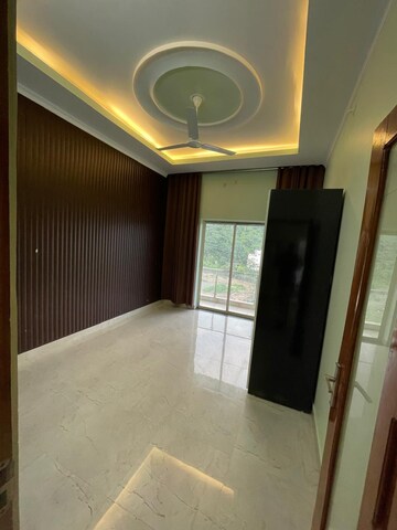 2 BHK Builder Floor For Rent in Canal Road