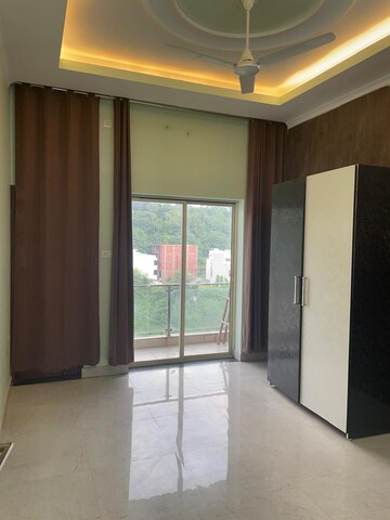 Room in 2 BHK Builder Floor at Canal Road – for Rent