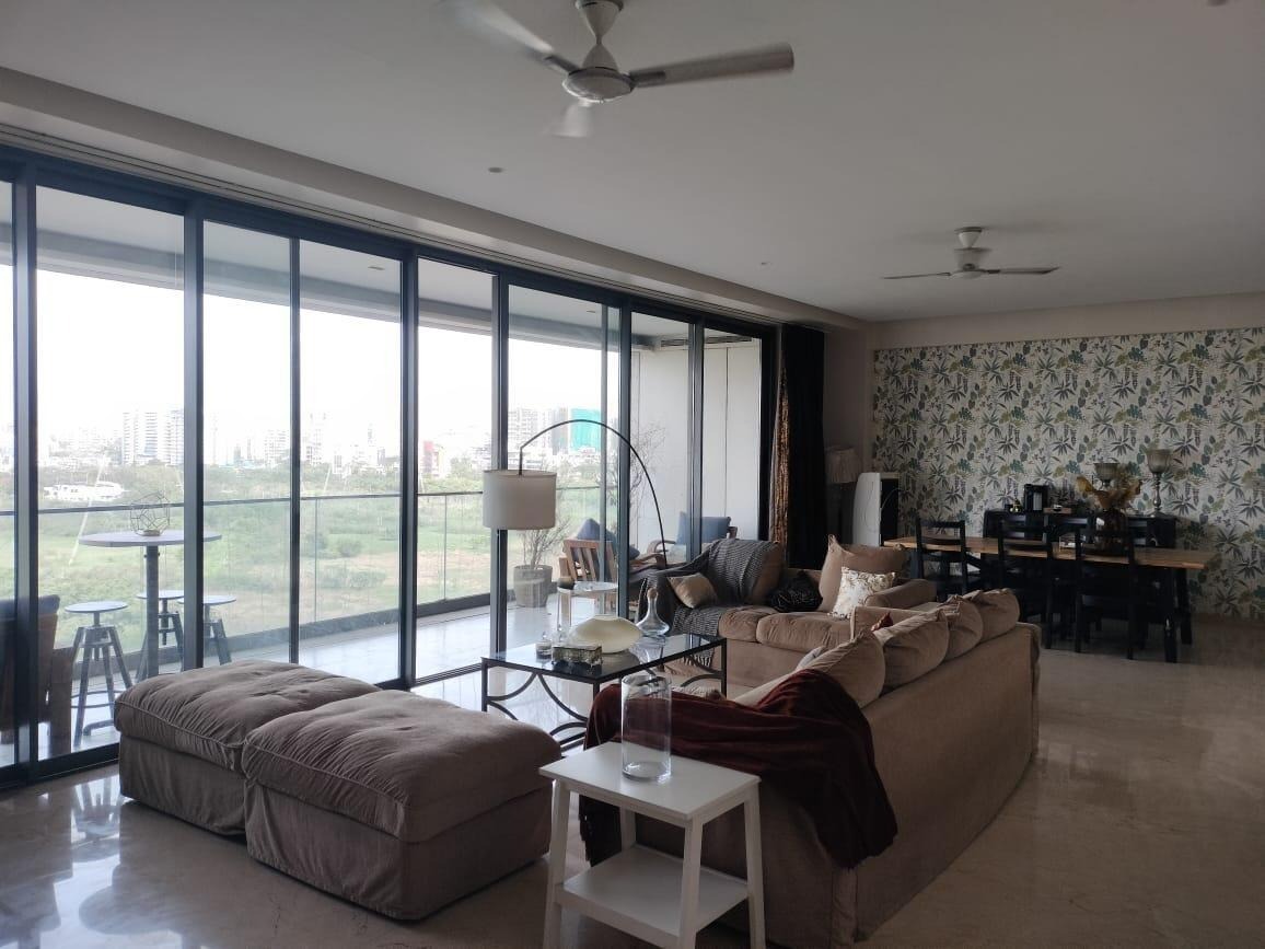 5 BHK + Servant Room 3478 Sq.Ft. Apartment in Rustomjee Elements