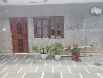 4 BHK Flat for Sale in Vasant Kunj, Delhi