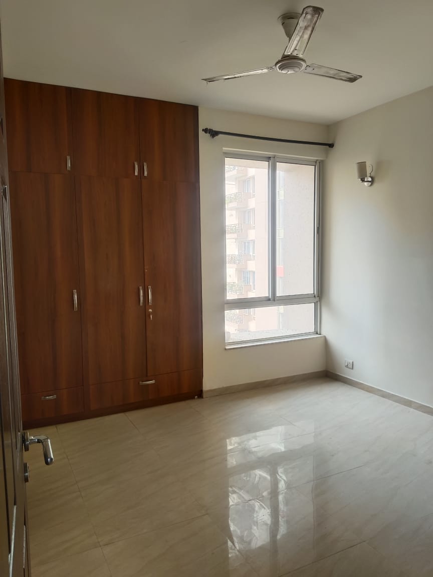 4 BHK + Pooja Room,Servant Room 3329 Sq.Ft. Apartment in Unitech Harmony