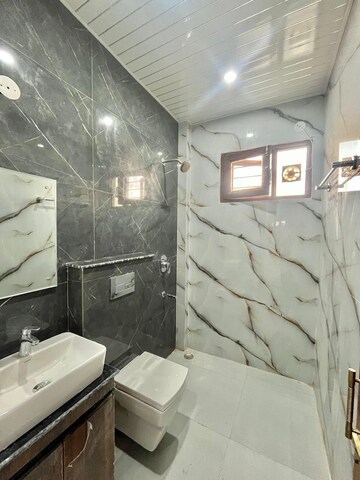 Bathroom in 2 BHK Builder Floor at Rajeshwar Nagar Phase 1 – for Rent