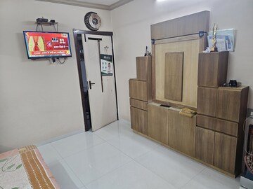 Room in 3 BHK Apartment at Valley Towers Annex, Manpada – for Sale