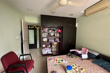 Bedroom in 2 BHK Apartment at Kalpataru Aura, Ghatkopar West – for Rent