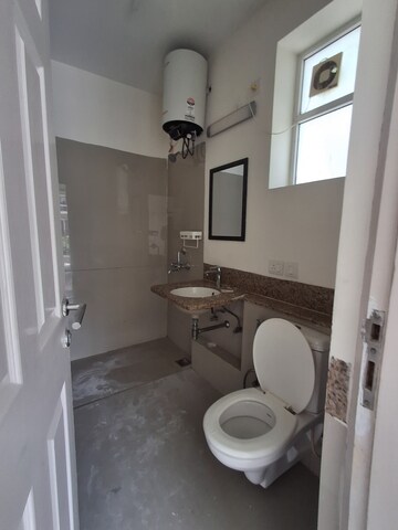 Bathroom in 4 BHK Apartment at Emaar Emerald Floors Premier, Sector 65 – for Rent