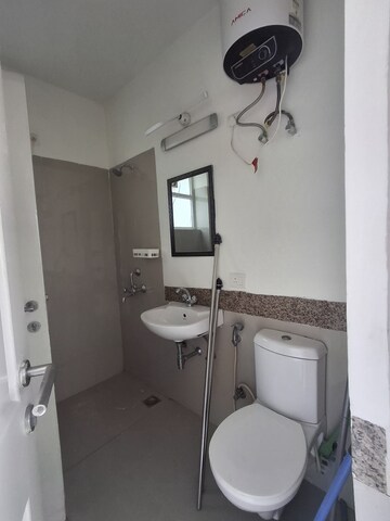 Bathroom in 4 BHK Apartment at Emaar Emerald Floors Premier, Sector 65 – for Rent
