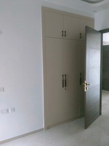 Room in 2 BHK Apartment at M3M Heights, Sector 65 – for Rent