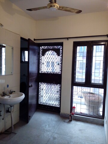 Room in 1 BHK Apartment at Molarband – for Sale
