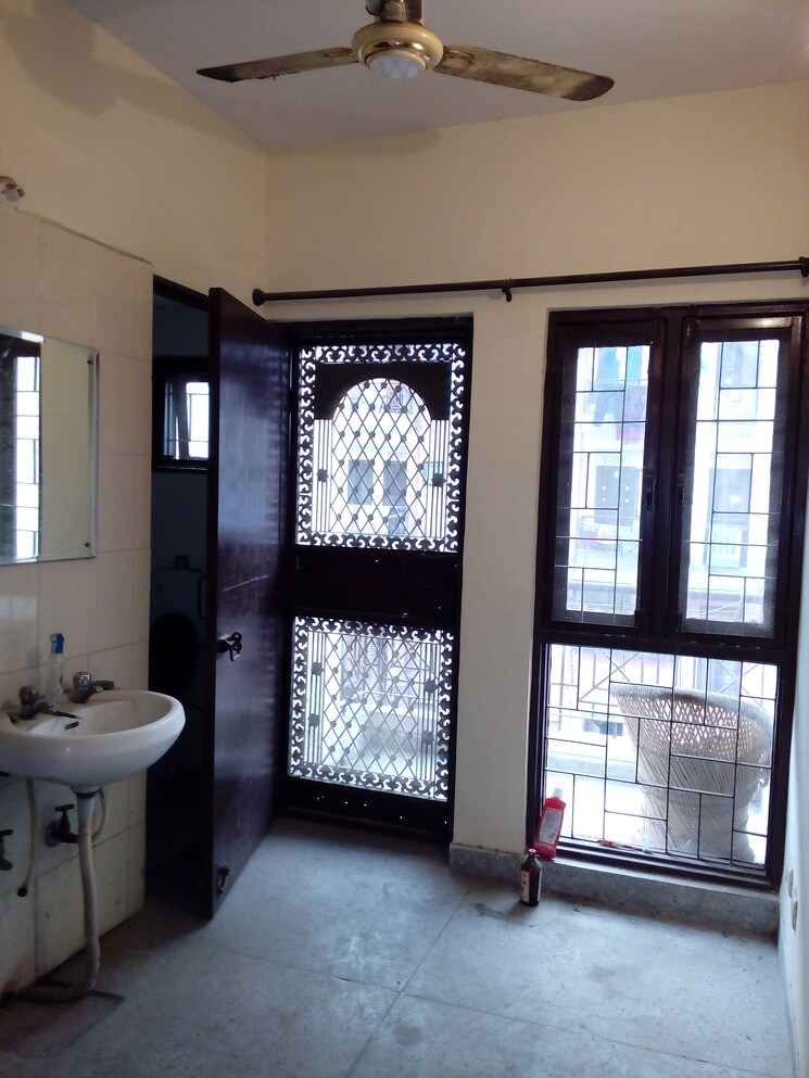 Room, molarband 1 Bedroom 516 Sq.Ft. Apartment In Molarband Delhi 9020817