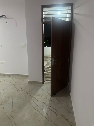 Building Lobby in 2.5 BHK Builder Floor at Sector 56 – for Rent