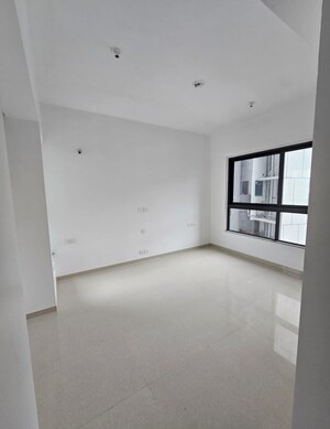 Room in 3 BHK Apartment at Kalpataru Immensa, Kolshet Road – for Sale