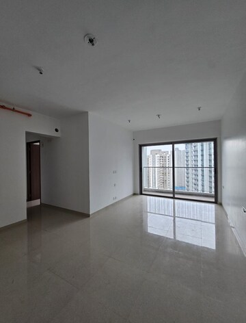 Room in 3 BHK Apartment at Kalpataru Immensa, Kolshet Road – for Sale