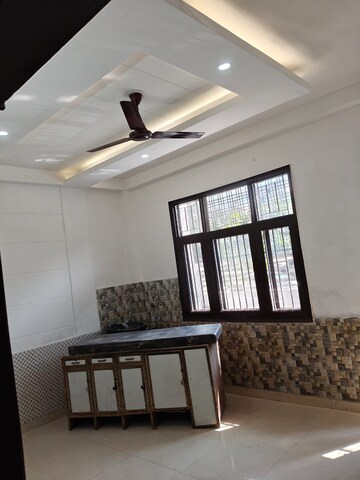 Room in 2 BHK Apartment at Ahlcon Apartments, Vaishali Sector 2 – for Sale