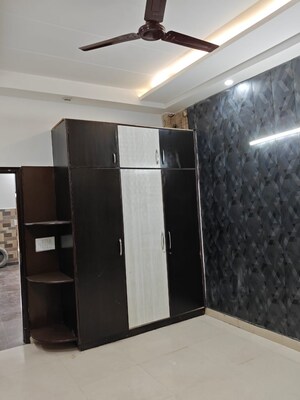 Room in 2 BHK Apartment at Ahlcon Apartments, Vaishali Sector 2 – for Sale