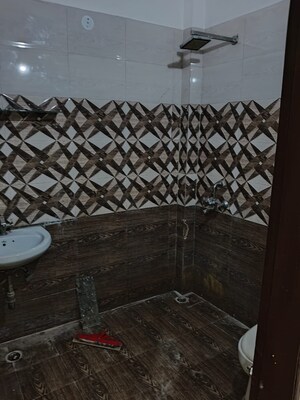 Attached Bathroom in 2 BHK Apartment at Ahlcon Apartments, Vaishali Sector 2 – for Sale