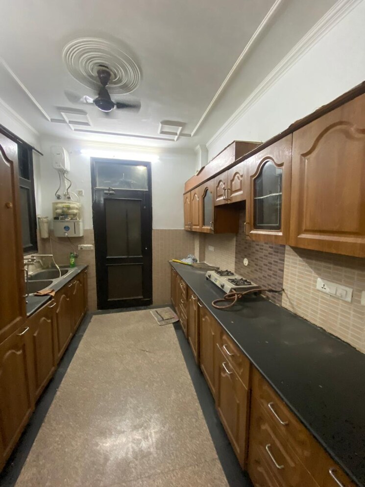 Kitchen, pir machalla 2 Bedroom 120 Sq.Yd. Apartment In Pir Machalla Zirakpur 9020905