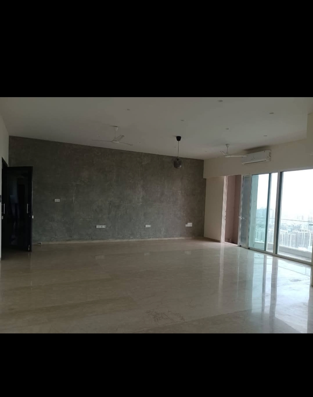5 BHK + Pooja Room,Servant Room 4600 Sq.Ft. Apartment in Windsor Grande Residences