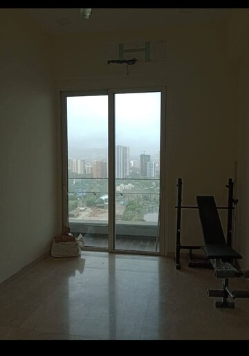 Room in 5 BHK Apartment at Windsor Grande Residences, Andheri West – for Rent