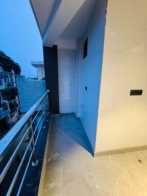 Building Lobby in 3 BHK Builder Floor at Arjan Garh – for Sale