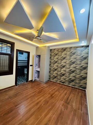 Bedroom in 3 BHK Builder Floor at Arjan Garh – for Sale