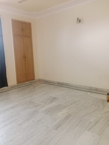 Room in 3 BHK Builder Floor at Palam Vihar Residents Association, Palam Vihar – for Rent