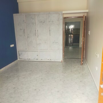 Room in 2 BHK Independent House at Gomti Nagar – for Rent