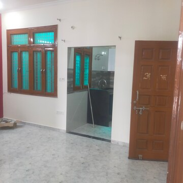 Room in 2 BHK Independent House at Gomti Nagar – for Rent