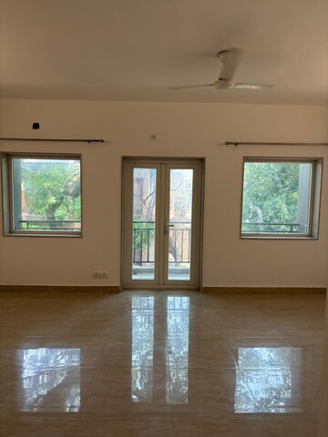 Room in 3 BHK Builder Floor at Hauz Khas Enclave – for Rent