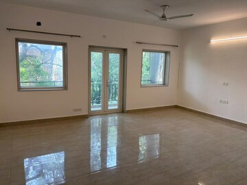 Room in 3 BHK Builder Floor at Hauz Khas Enclave – for Rent