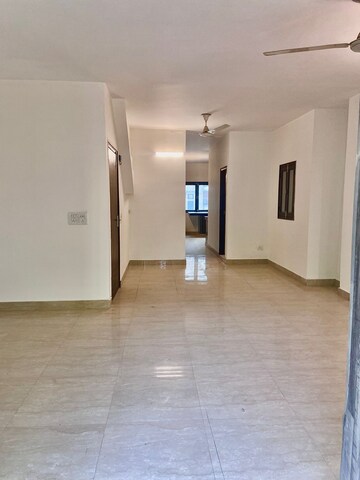 Room in 3 BHK Builder Floor at Hauz Khas Enclave – for Rent