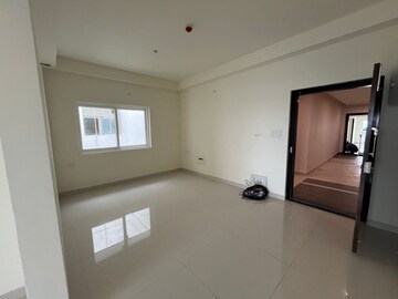 Room in 2 BHK Apartment at Honer Aquantis, Gopanpally – for Sale